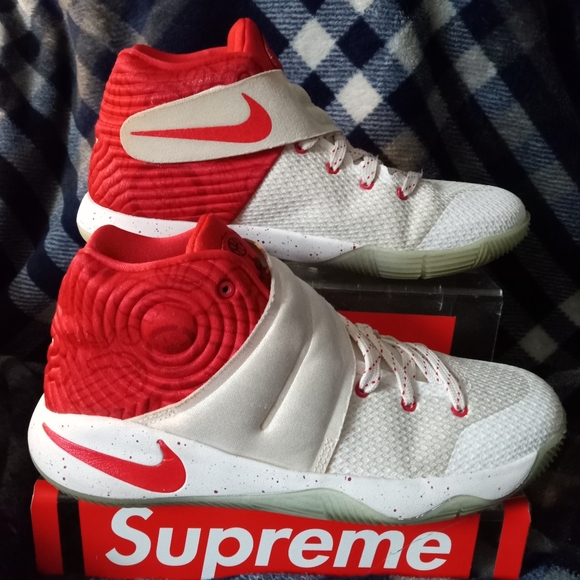 Nike Kyrie 2 Touch Factor Basketball Sneakers Youth - Picture 3 of 14